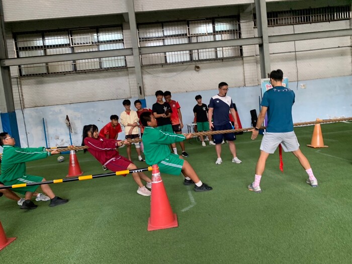 112學年度7年級班際拔河比賽成果1