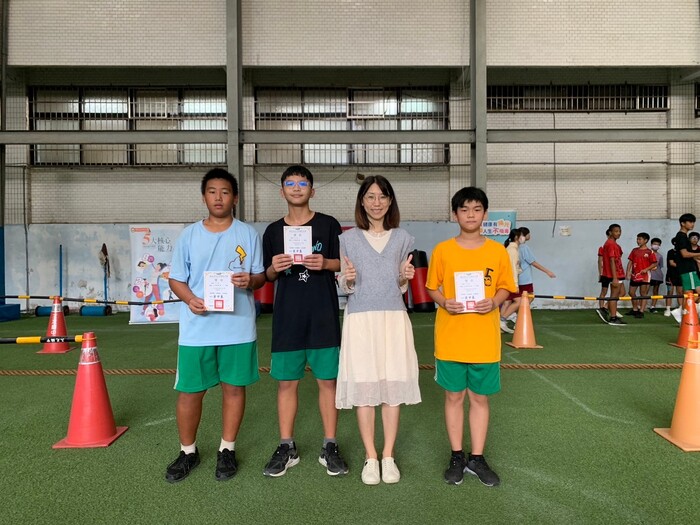 112學年度7年級班際拔河比賽成果3